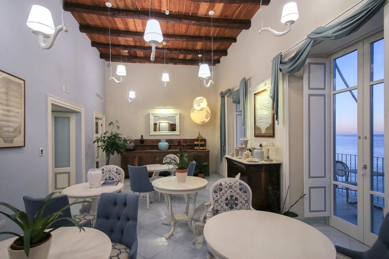 Palazzo Mottola Tropea Hotel Buitenkant foto