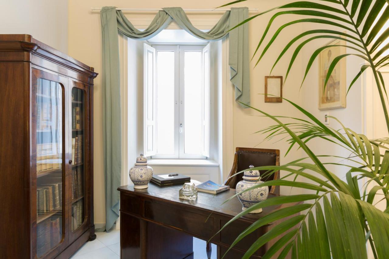 Palazzo Mottola Tropea Hotel Buitenkant foto