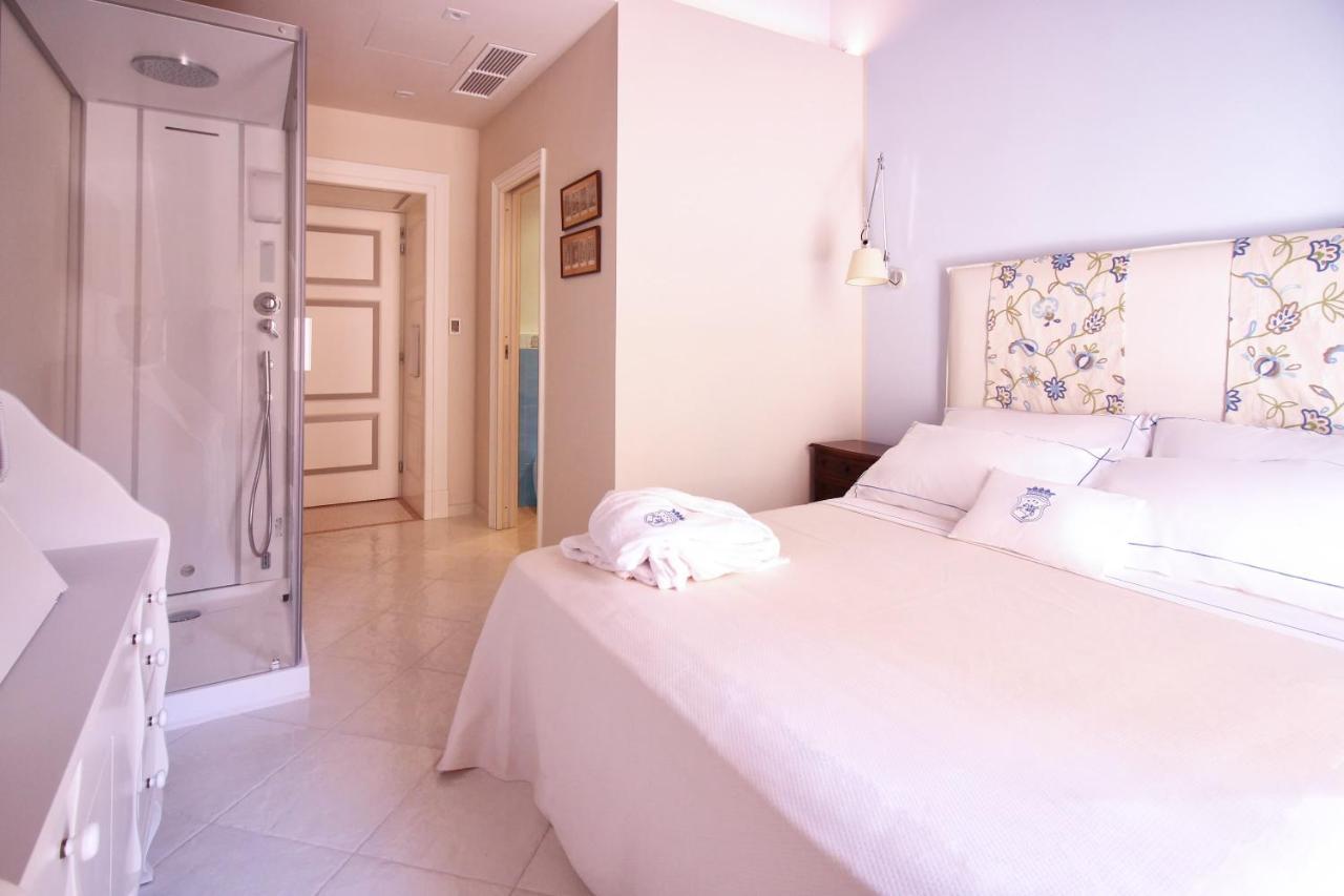 Palazzo Mottola Tropea Hotel Buitenkant foto
