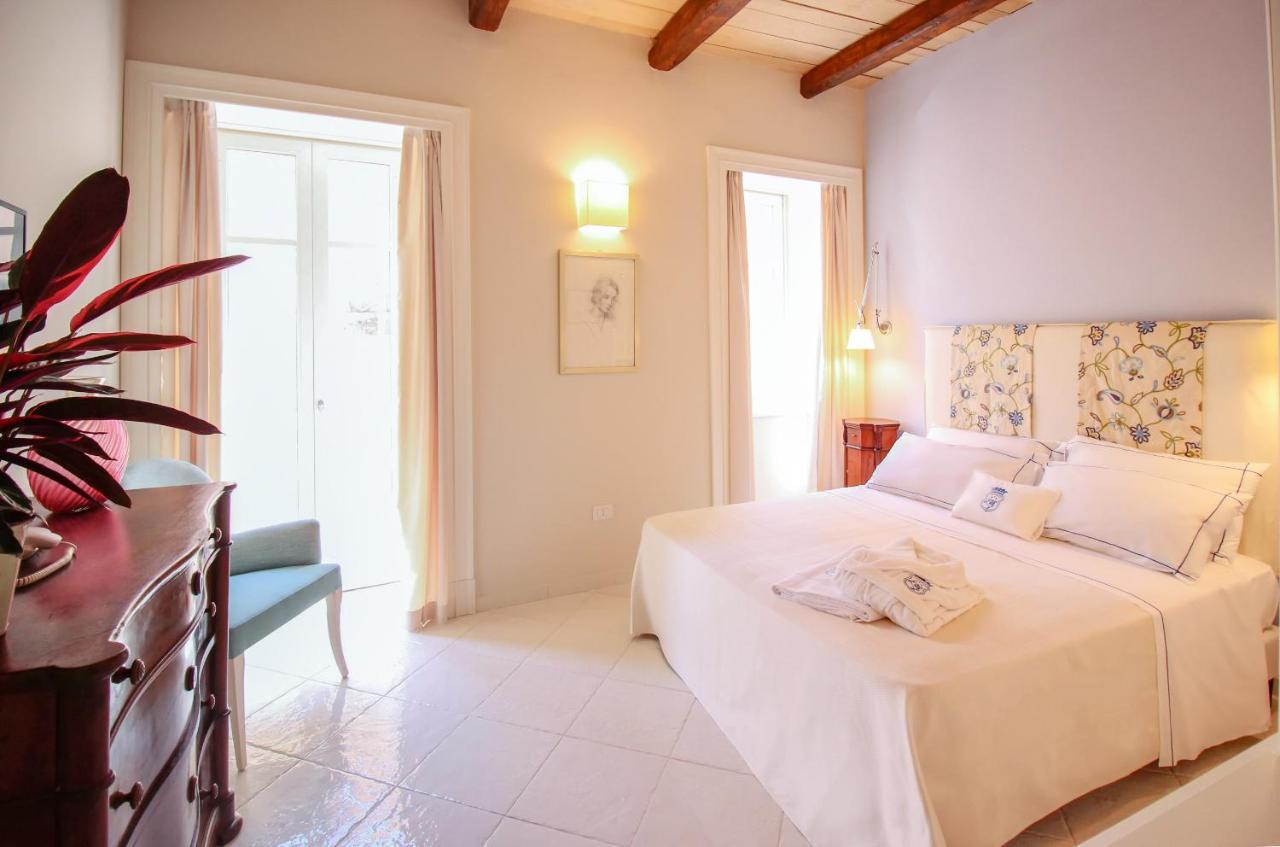 Palazzo Mottola Tropea Hotel Buitenkant foto
